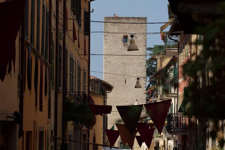 La Finestra Sul Borgo Dimora Storica Apartment Laterina Luaran gambar