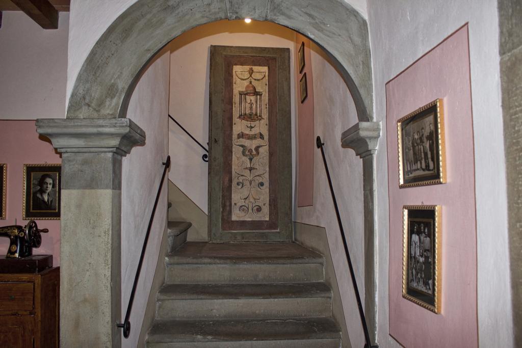 La Finestra Sul Borgo Dimora Storica Apartment Laterina Luaran gambar