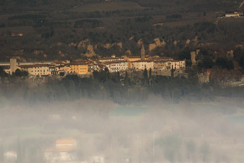 La Finestra Sul Borgo Dimora Storica Apartment Laterina Luaran gambar