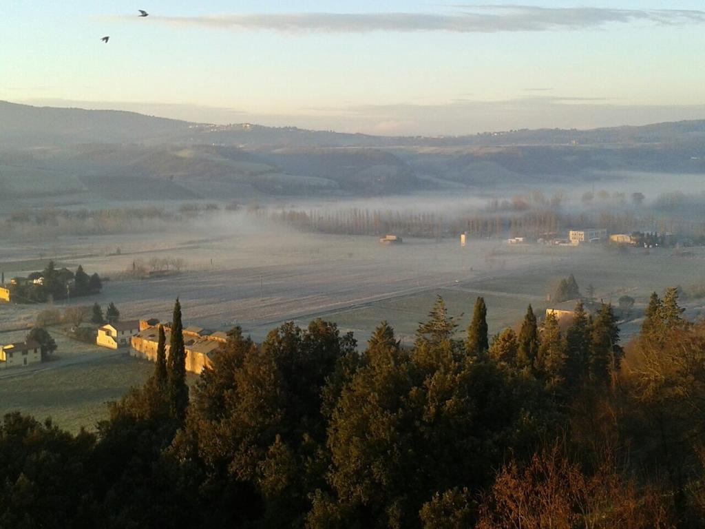 La Finestra Sul Borgo Dimora Storica Apartment Laterina Luaran gambar